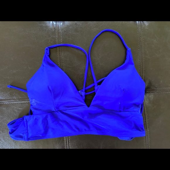 Bundle of 2 Bikini Tops size sm/med - Picture 4 of 12